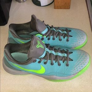 Kobe Venomenon 4 Size 11.5